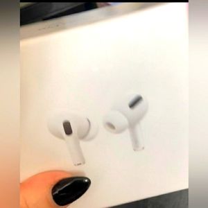 Apple airpods pro
